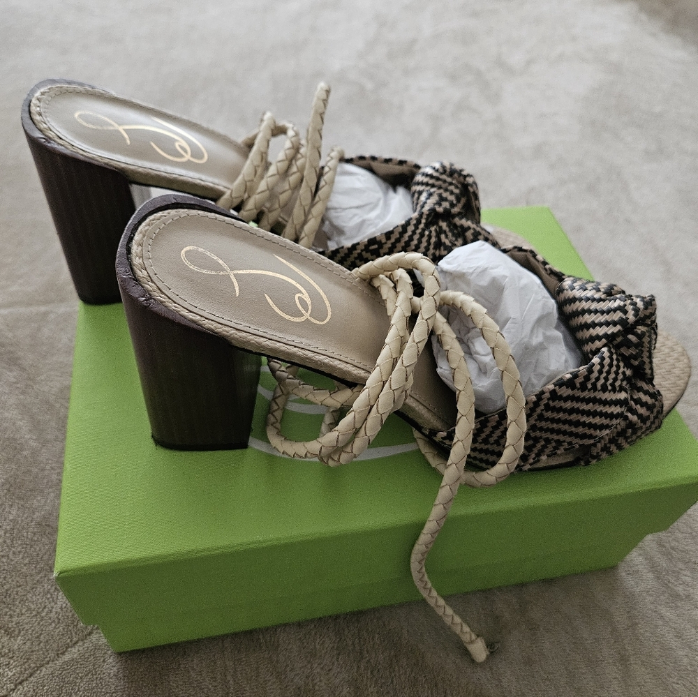 Sam Edelman Woven Bow Lace-Up Sandals in Black and Cream - Picture 4 of 6